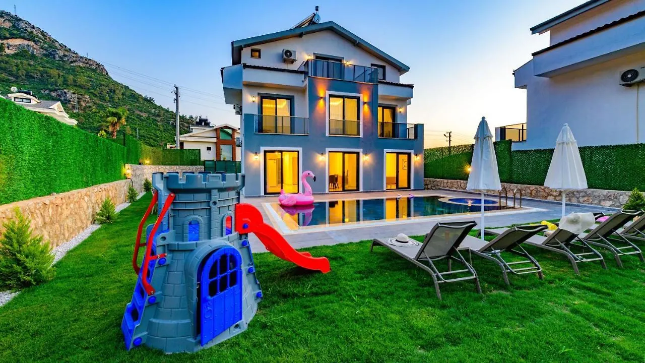 Atlantis - 4 Bedroom Holiday Villa In Hisaronu Oludeniz