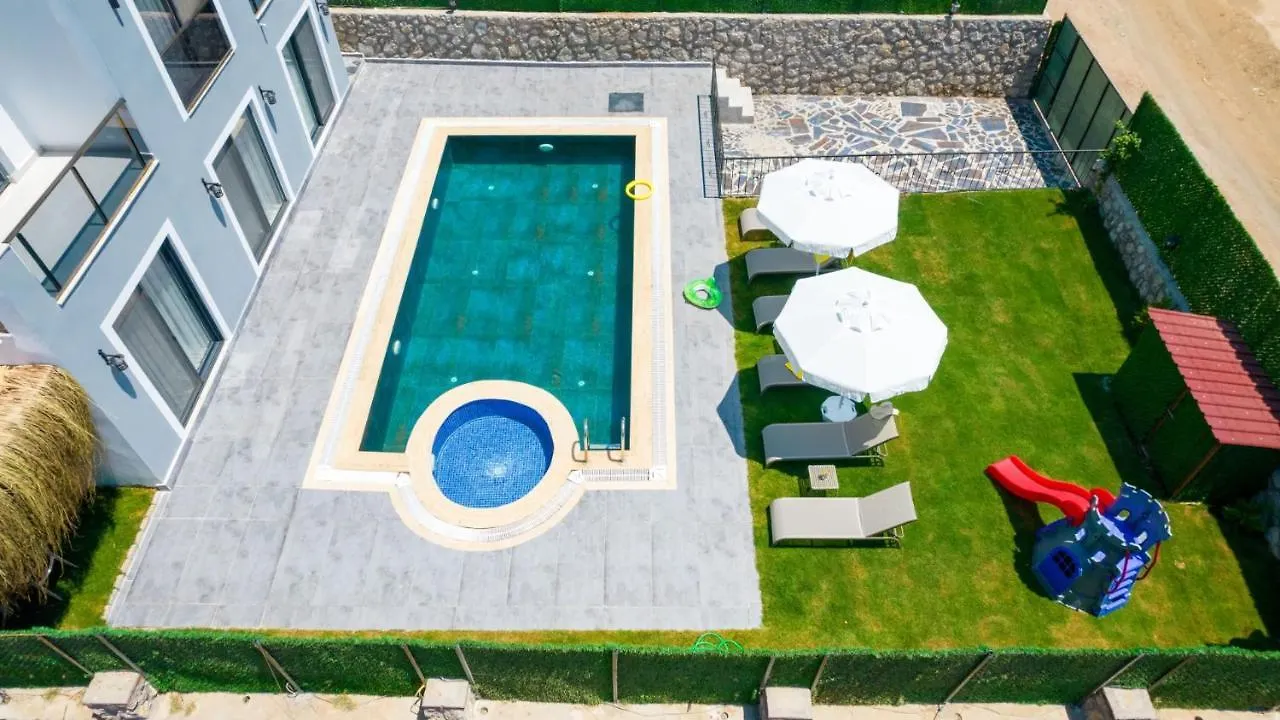 Atlantis - 4 Bedroom Holiday Villa In Hisaronu Oludeniz
