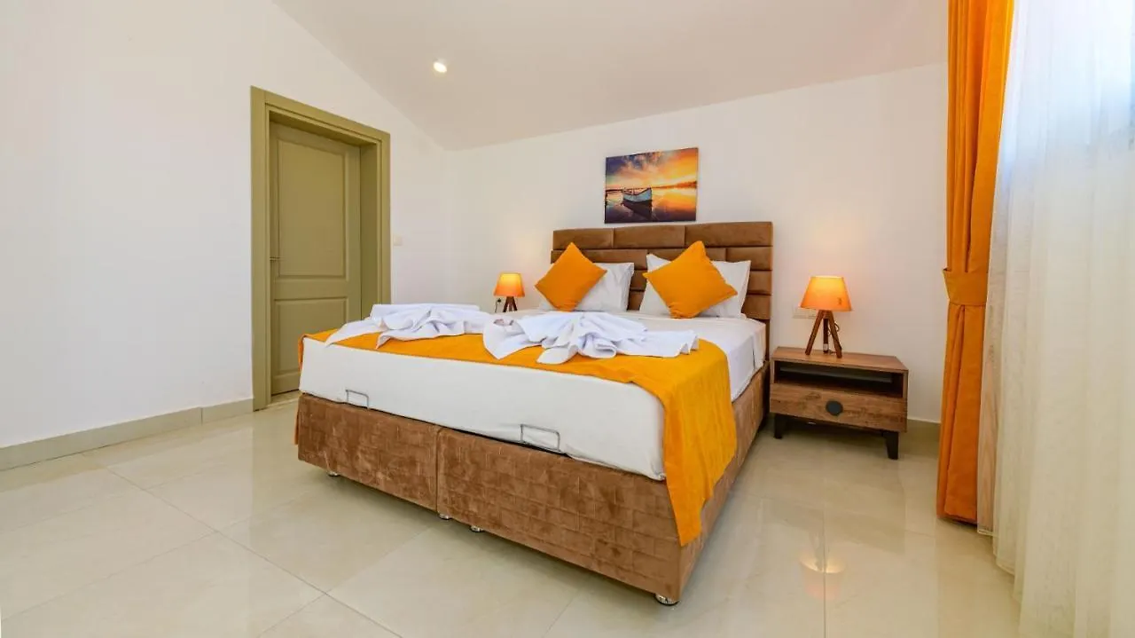 Atlantis - 4 Bedroom Holiday Villa In Hisaronu Oludeniz
