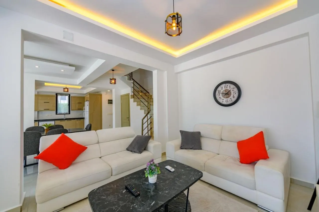 Atlantis - 4 Bedroom Holiday Villa In Hisaronu Oludeniz