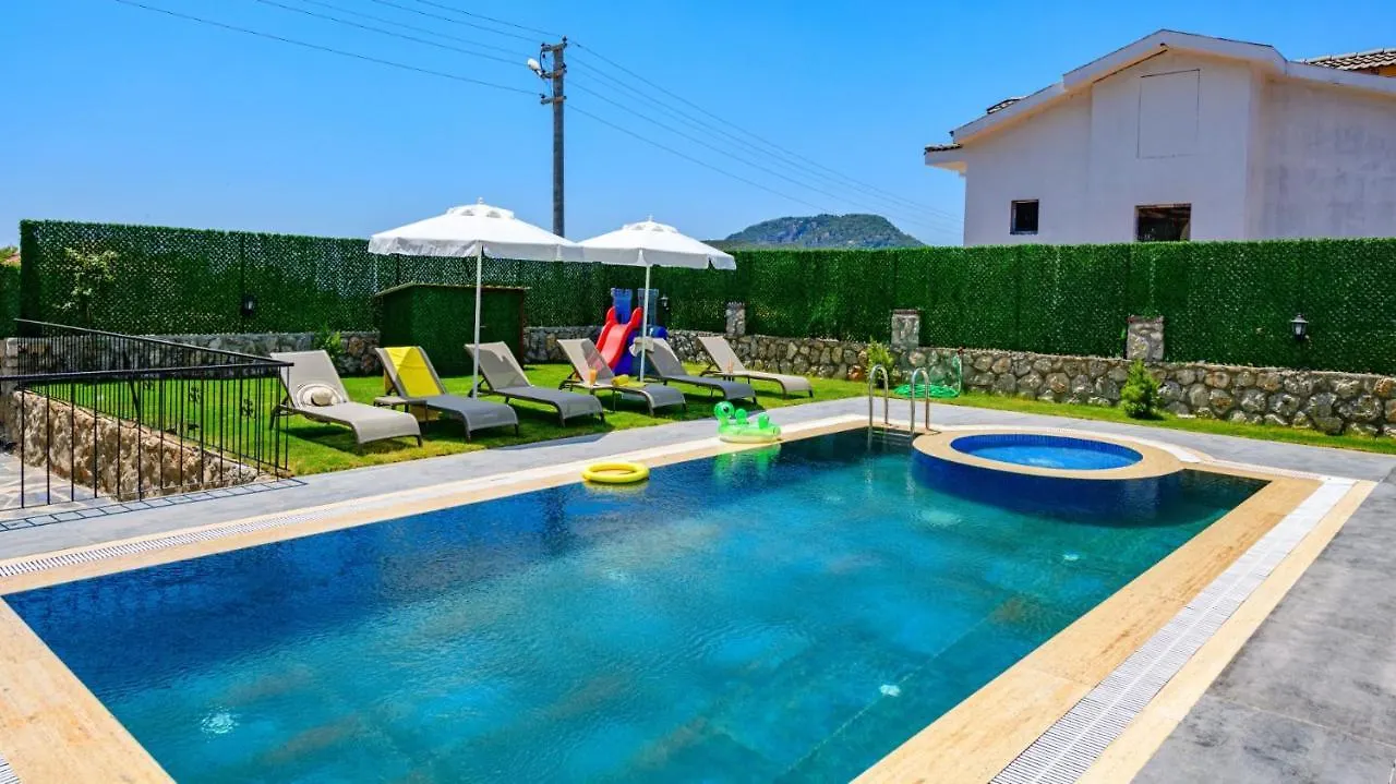 Atlantis - 4 Bedroom Holiday Villa In Hisaronu Oludeniz