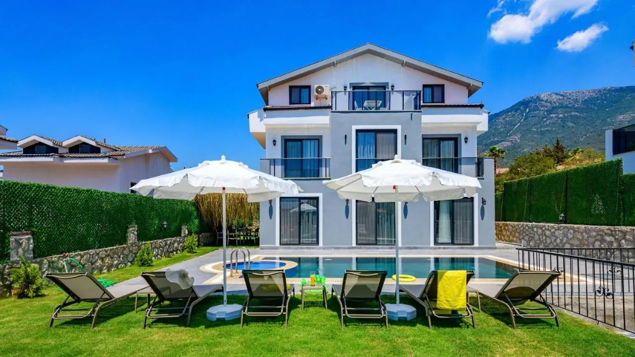 Atlantis - 4 Bedroom Holiday Villa In Hisaronu Oludeniz