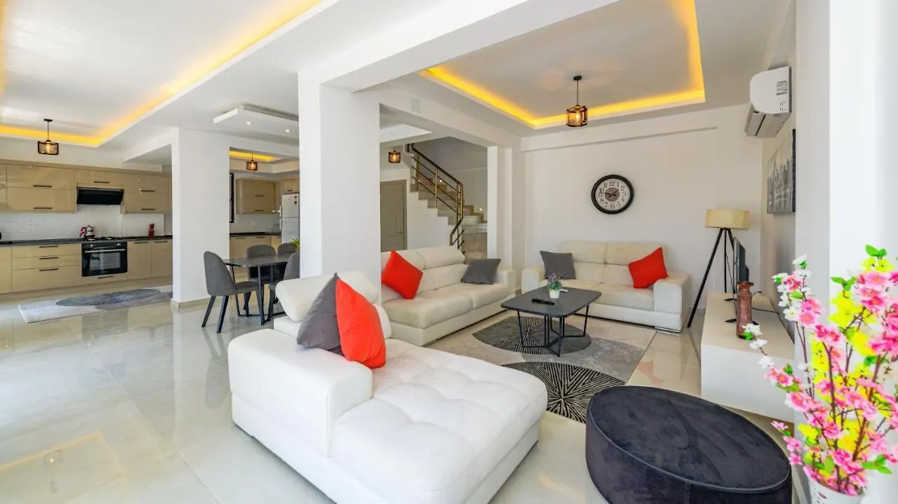 Atlantis - 4 Bedroom Holiday Villa In Hisaronu Oludeniz