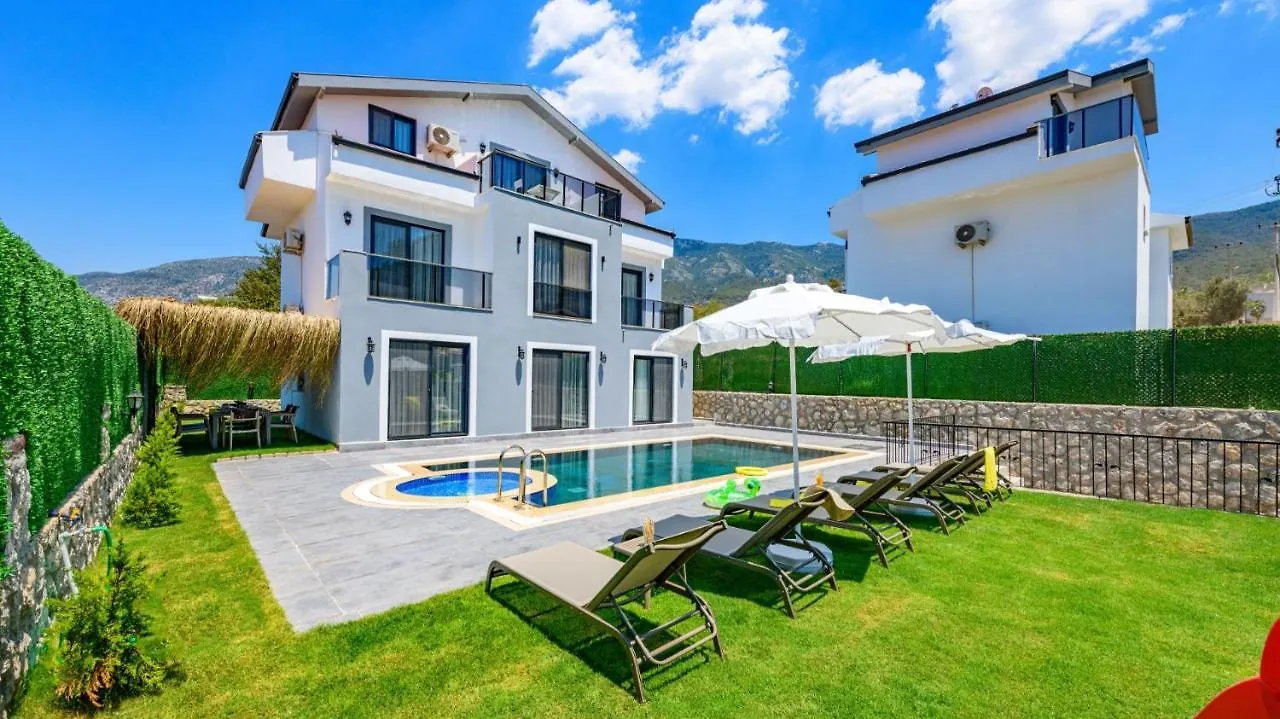 Atlantis - 4 Bedroom Holiday Villa In Hisaronu Oludeniz